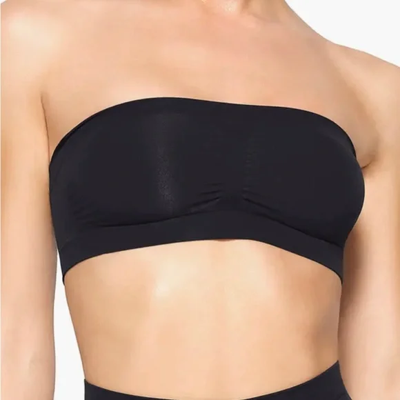 Skims, Bandeau Bra with Matching High Waisted Sculpting Thong. Color Onyx - Picture 5 of 8